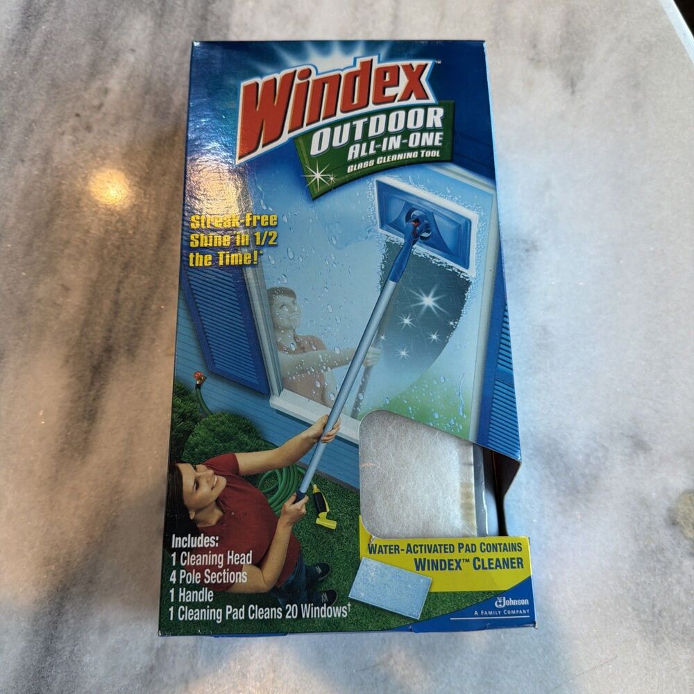 Windex Outdoor All-In-One Glass & Window Cleaner Tool Starter Kit For 20 Windows